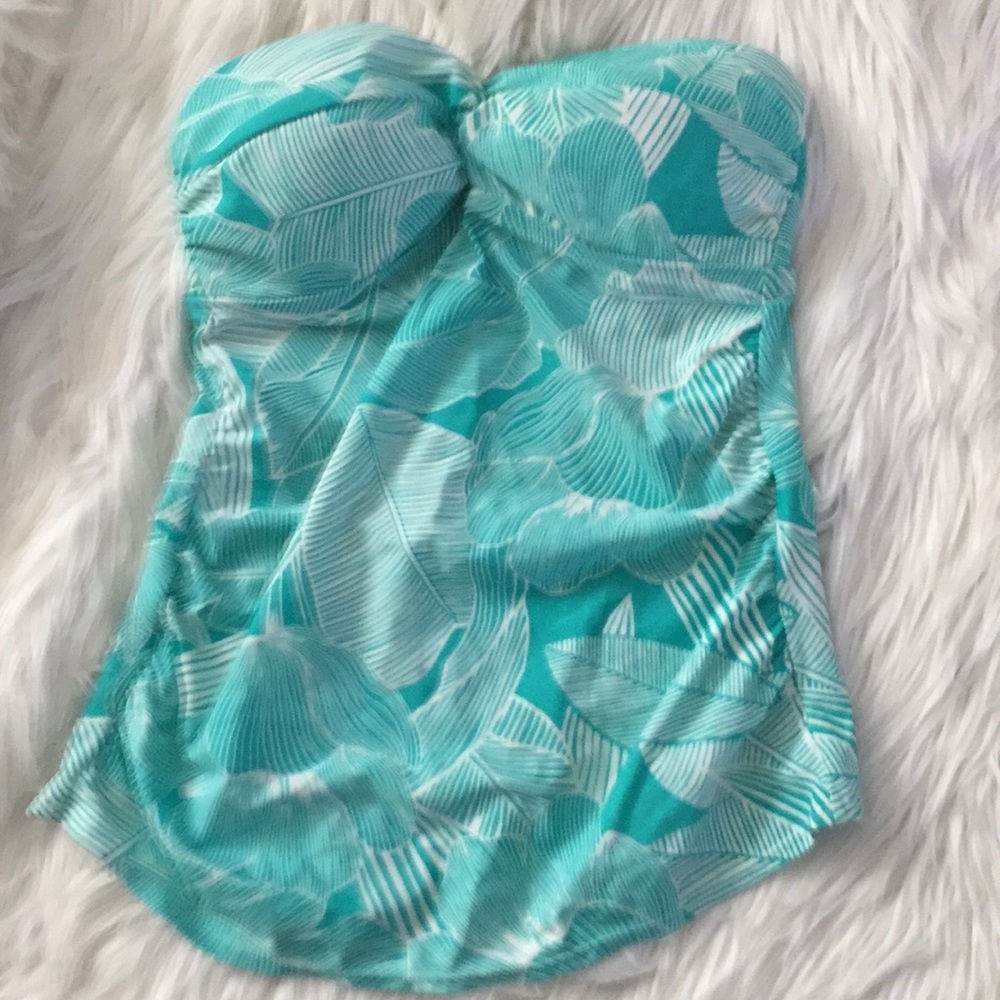 Adorable strapless Tankini Top